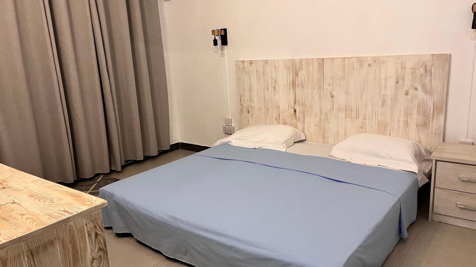 Ebony Apartment & Studio Ла-Ґулет Екстер'єр фото